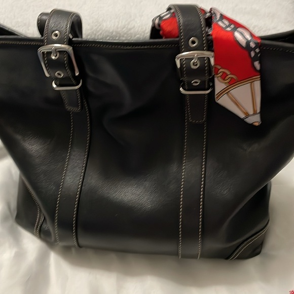 Coach Satchel - Picture 4 of 12